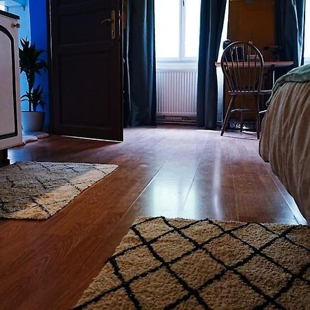 Sahara Studio With Shared Bathroom In City Centre 브라티슬라바 외부 사진