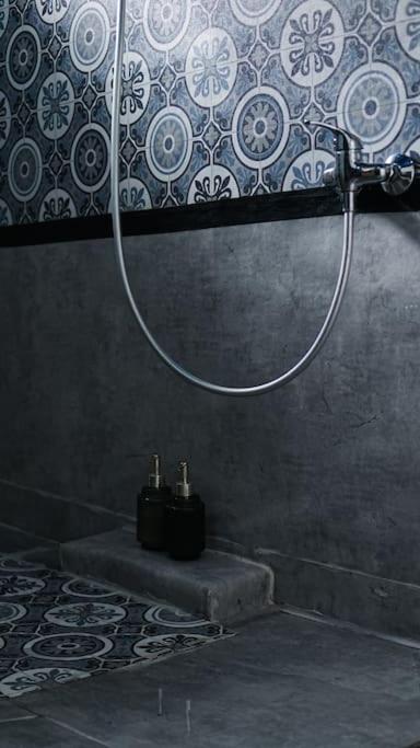 Sahara Studio With Shared Bathroom In City Centre 브라티슬라바 외부 사진