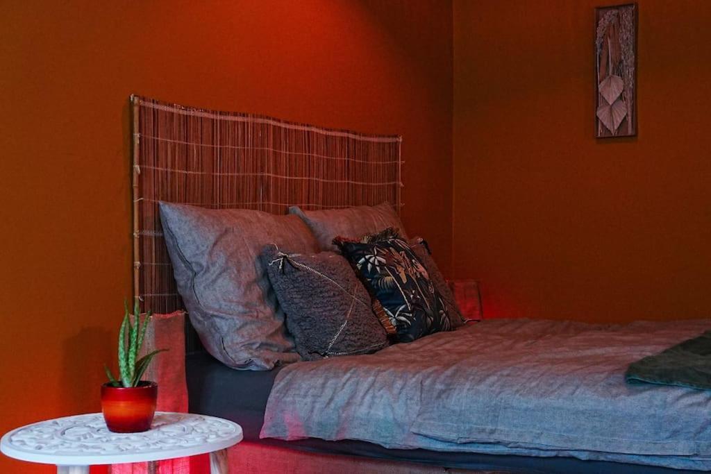 Sahara Studio With Shared Bathroom In City Centre 브라티슬라바 외부 사진