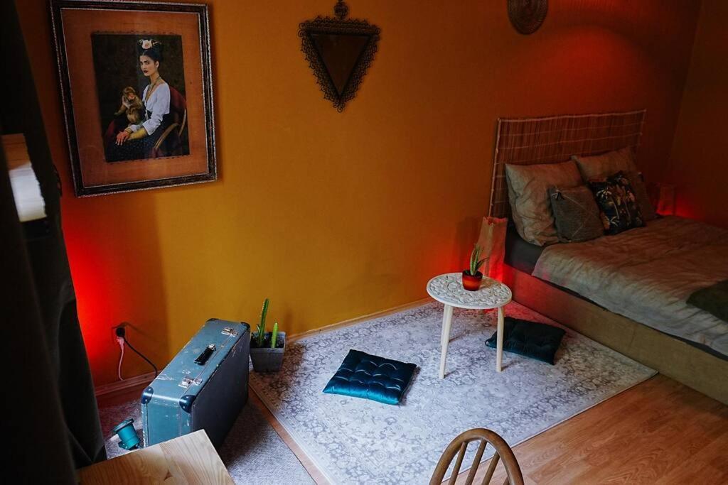 Sahara Studio With Shared Bathroom In City Centre 브라티슬라바 외부 사진
